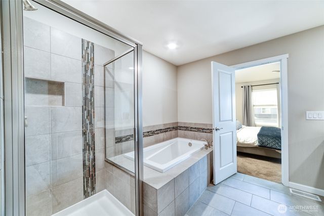 615 Mount Peak Street N, Enumclaw, WA 98022