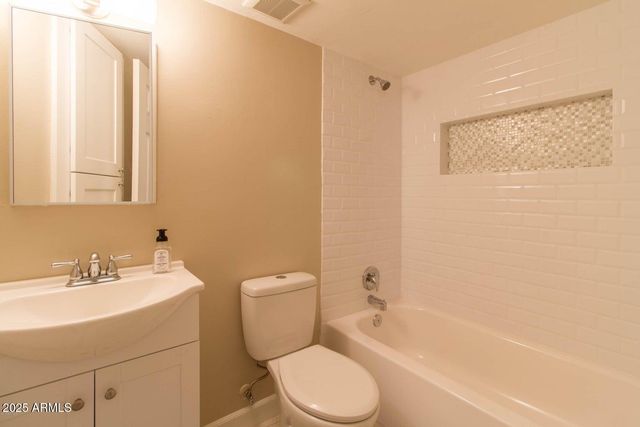 816 E SELDON Lane, Phoenix, AZ 85020