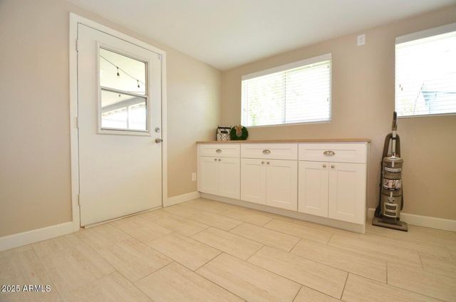 816 E SELDON Lane, Phoenix, AZ 85020