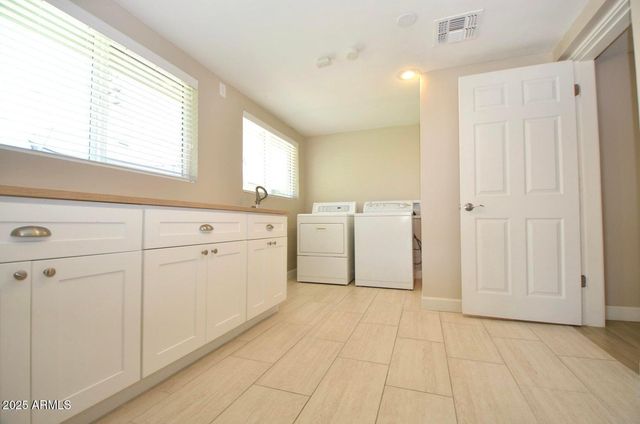 816 E SELDON Lane, Phoenix, AZ 85020