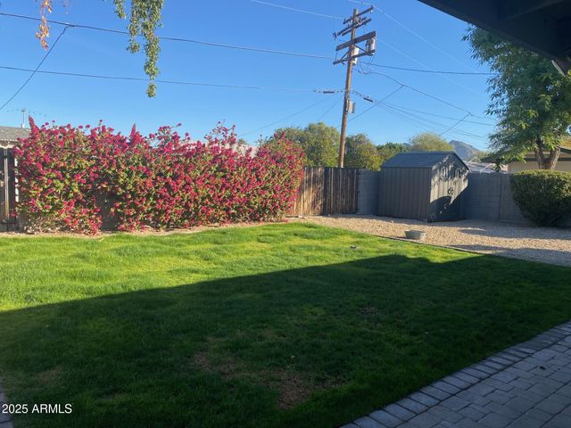 816 E SELDON Lane, Phoenix, AZ 85020