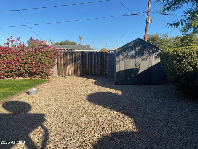 816 E SELDON Lane, Phoenix, AZ 85020