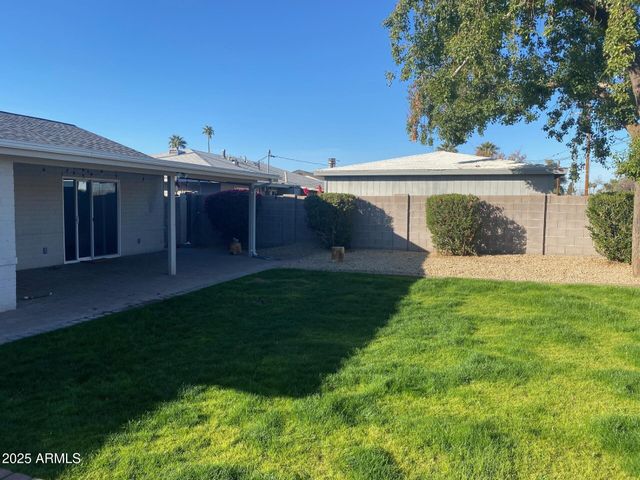 816 E SELDON Lane, Phoenix, AZ 85020