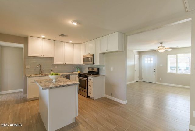 816 E SELDON Lane, Phoenix, AZ 85020