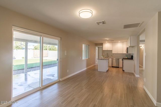 816 E SELDON Lane, Phoenix, AZ 85020