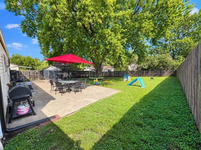 3841 E 39th Court, Des Moines, IA 50317