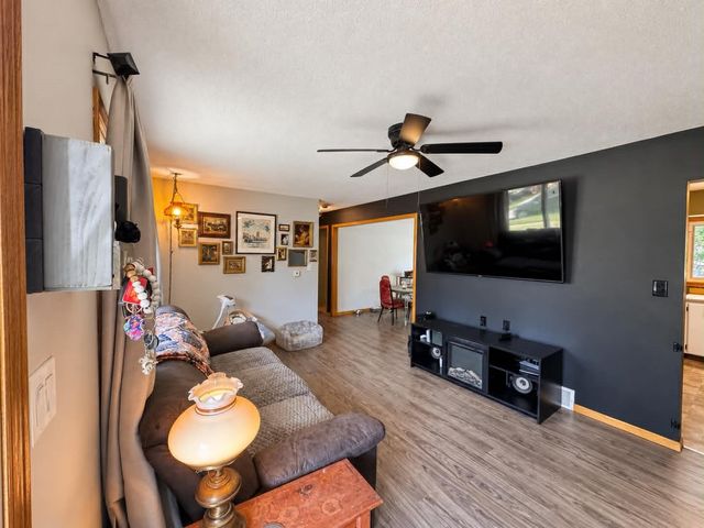 3841 E 39th Court, Des Moines, IA 50317