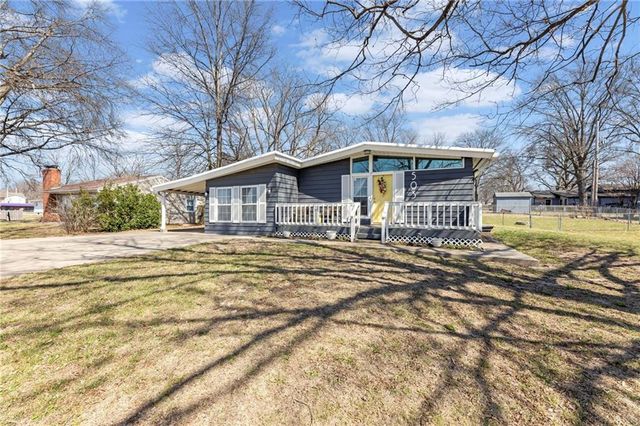 503 1st Street, Lansing, KS 66043