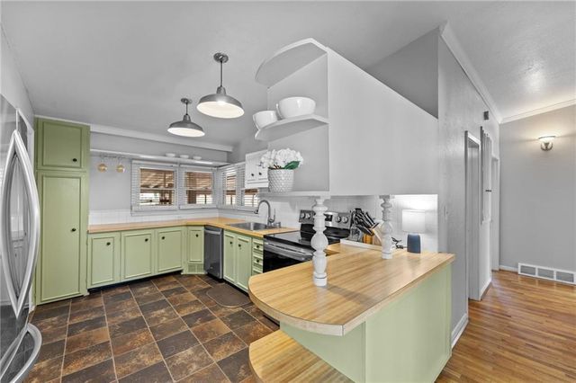 503 1st Street, Lansing, KS 66043