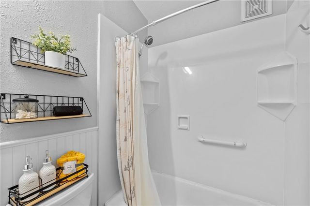 503 1st Street, Lansing, KS 66043