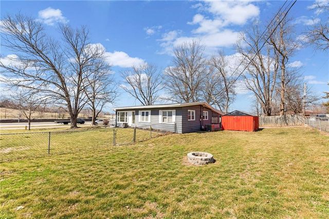 503 1st Street, Lansing, KS 66043