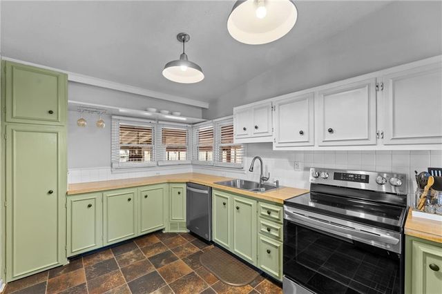 503 1st Street, Lansing, KS 66043