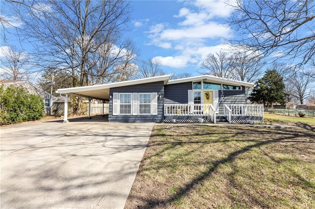 503 1st Street, Lansing, KS 66043