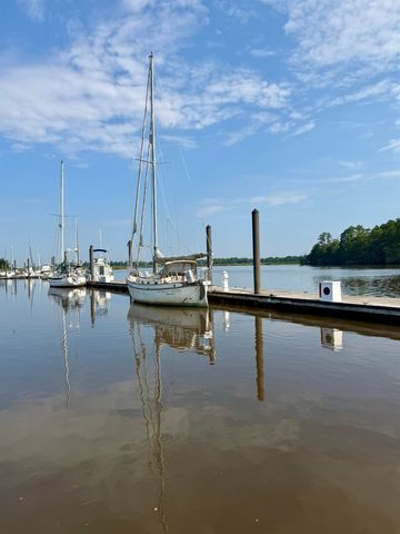 121 Pineberry Dr., Georgetown, SC 29440