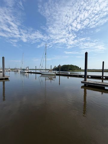121 Pineberry Dr., Georgetown, SC 29440