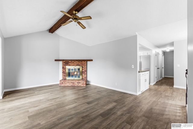 7805 Potter Plaza, Omaha, NE 68122