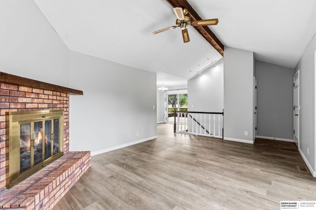 7805 Potter Plaza, Omaha, NE 68122