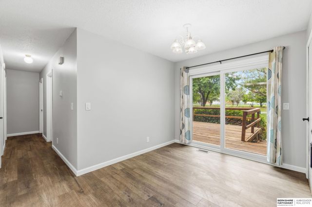7805 Potter Plaza, Omaha, NE 68122