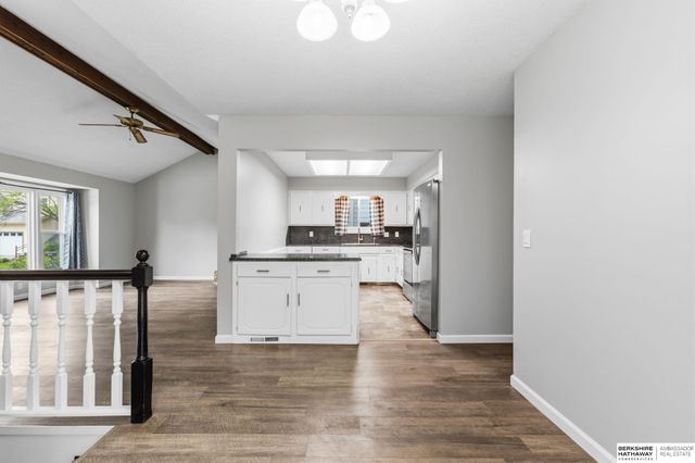 7805 Potter Plaza, Omaha, NE 68122