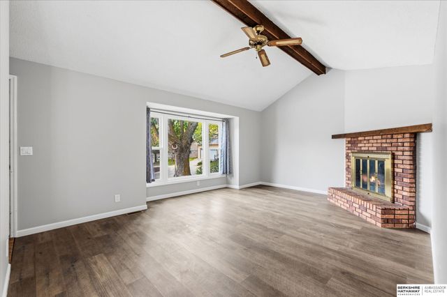 7805 Potter Plaza, Omaha, NE 68122
