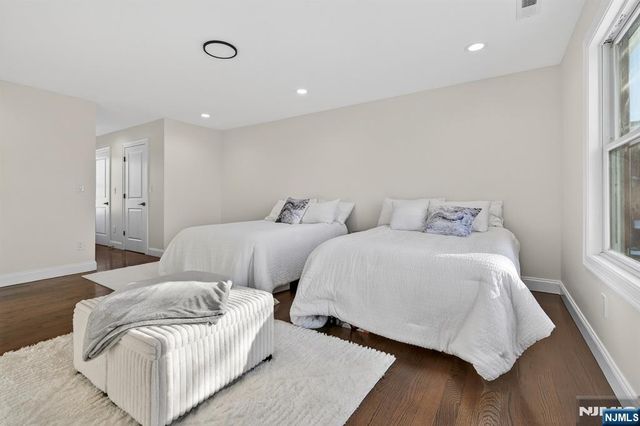 6-10 River Road, Fair Lawn, NJ 07410