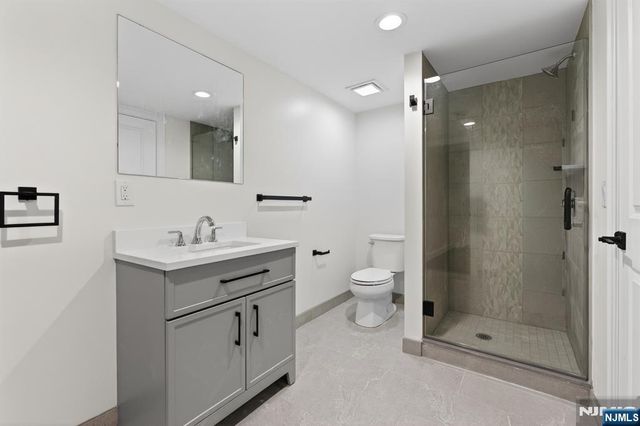 6-10 River Road, Fair Lawn, NJ 07410