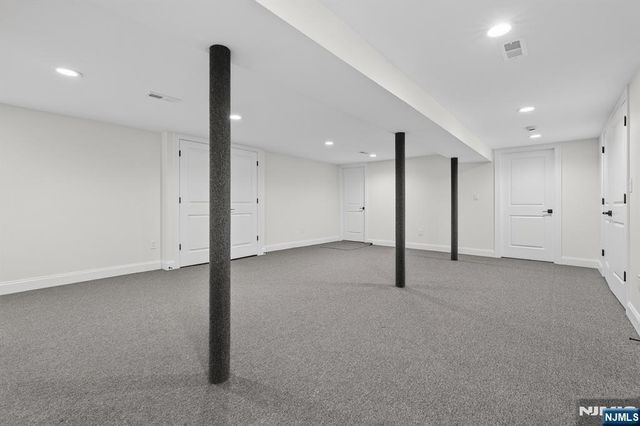 6-10 River Road, Fair Lawn, NJ 07410