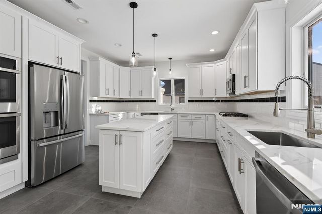 6-10 River Road, Fair Lawn, NJ 07410