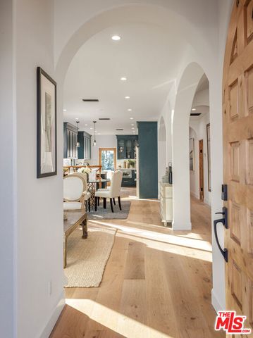 913 S Mullen Avenue, Los Angeles, CA 90019