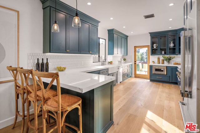 913 S Mullen Avenue, Los Angeles, CA 90019