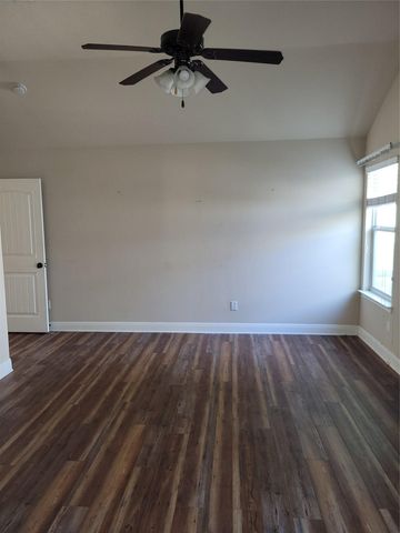 201 Caraway DR, Kyle, TX 78640