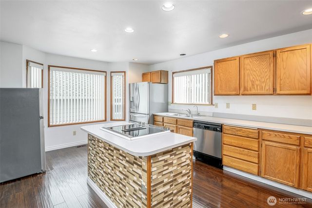 1211 SW 346th Street, Federal Way, WA 98023