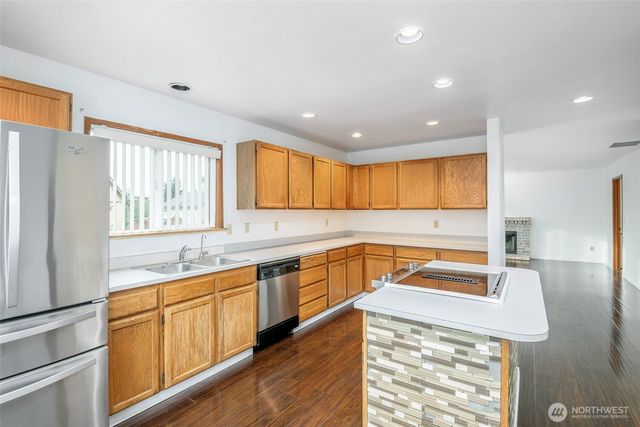 1211 SW 346th Street, Federal Way, WA 98023