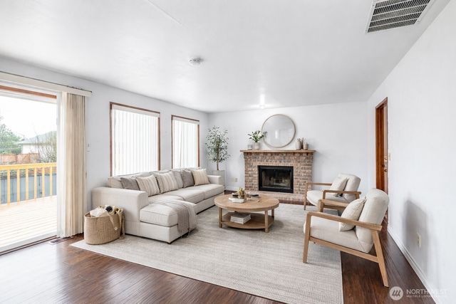 1211 SW 346th Street, Federal Way, WA 98023