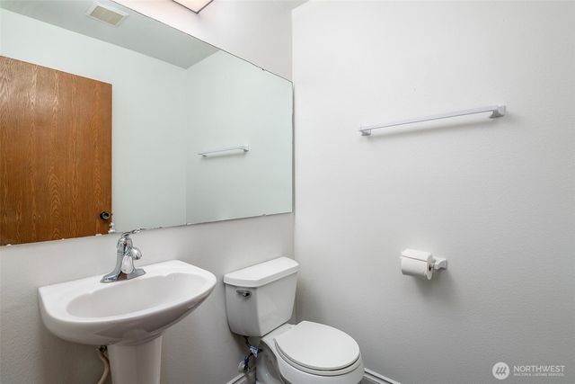 1211 SW 346th Street, Federal Way, WA 98023