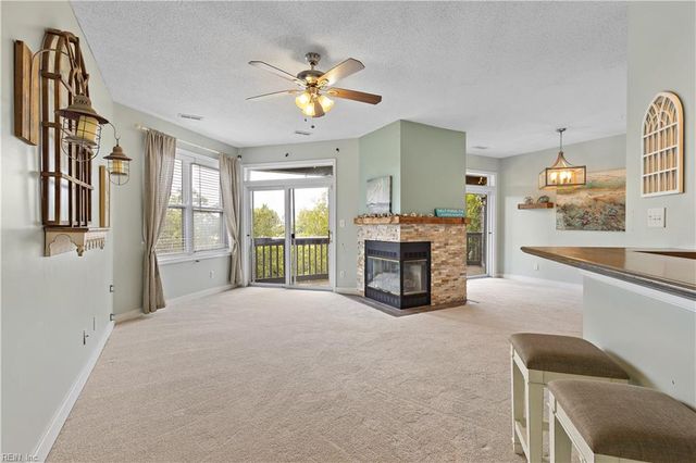 1003 High Dunes Quay Apt 206, Hampton, VA 23664