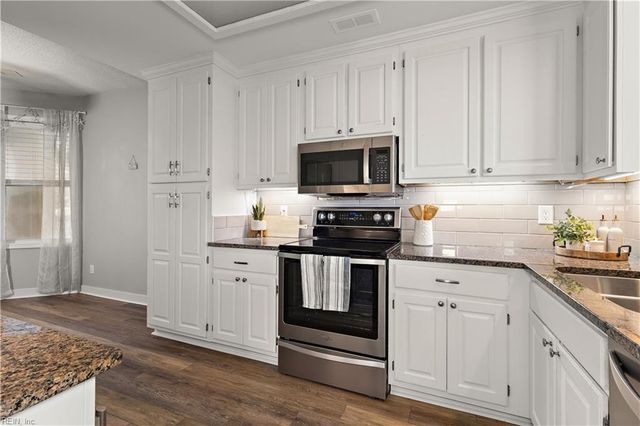 1003 High Dunes Quay Apt 206, Hampton, VA 23664