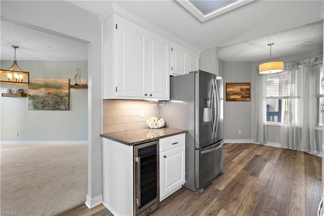 1003 High Dunes Quay Apt 206, Hampton, VA 23664
