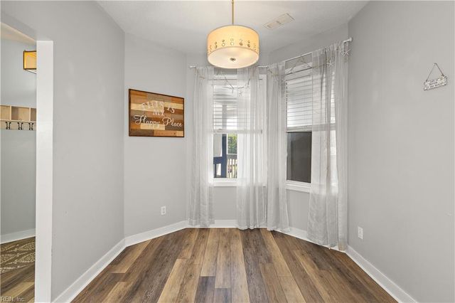 1003 High Dunes Quay Apt 206, Hampton, VA 23664