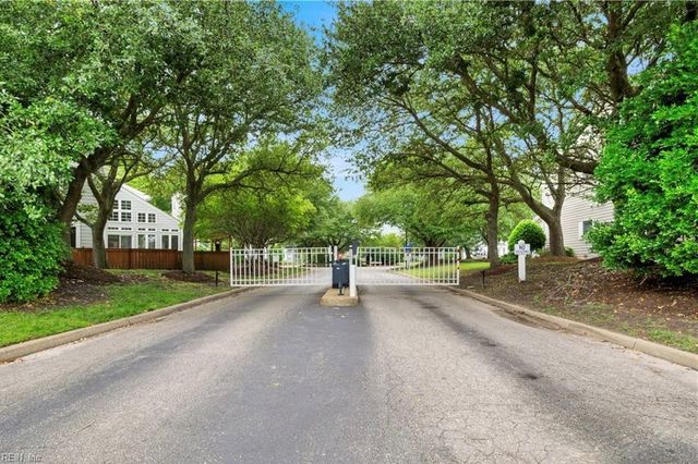1003 High Dunes Quay Apt 206, Hampton, VA 23664