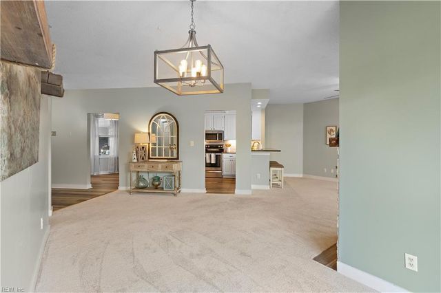 1003 High Dunes Quay Apt 206, Hampton, VA 23664