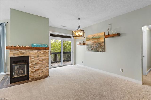 1003 High Dunes Quay Apt 206, Hampton, VA 23664