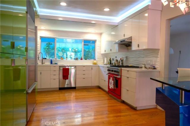 15515 Del Gado Drive, Sherman Oaks, CA 91403