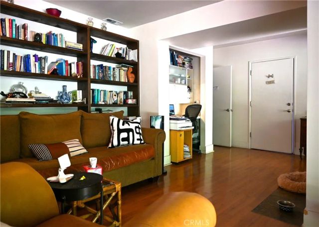 15515 Del Gado Drive, Sherman Oaks, CA 91403