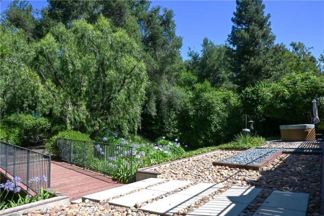 15515 Del Gado Drive, Sherman Oaks, CA 91403