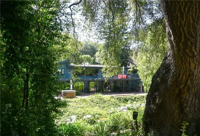 15515 Del Gado Drive, Sherman Oaks, CA 91403