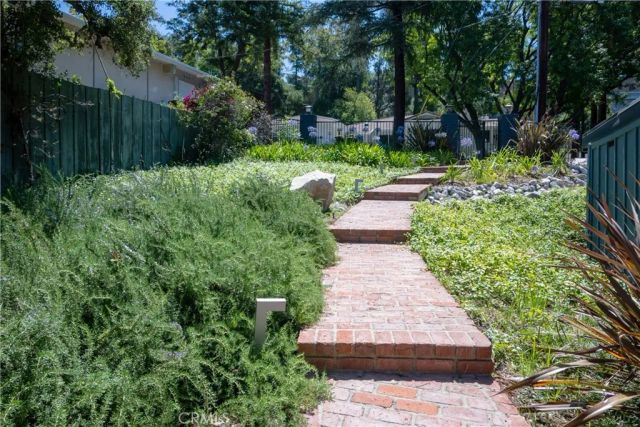 15515 Del Gado Drive, Sherman Oaks, CA 91403