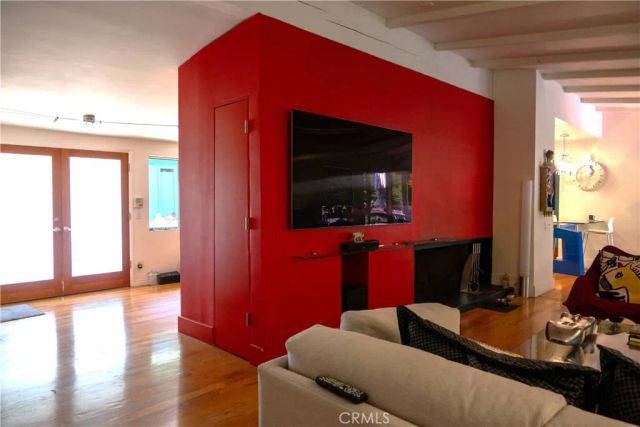 15515 Del Gado Drive, Sherman Oaks, CA 91403