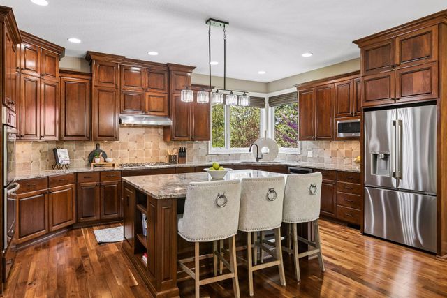 4610 Bluebell Trail N, Medina, MN 55340