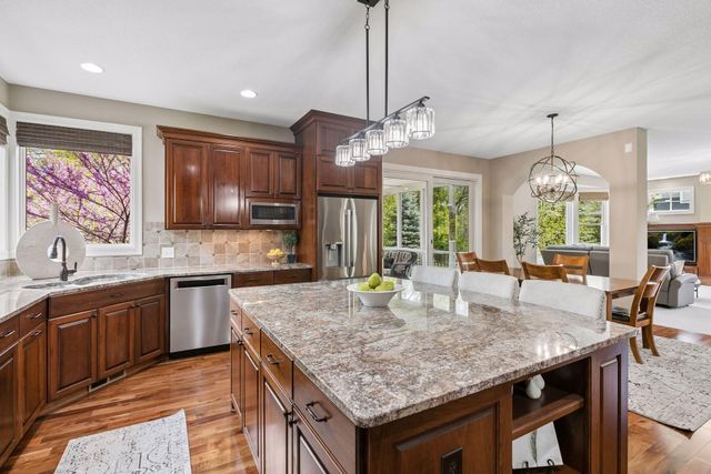 4610 Bluebell Trail N, Medina, MN 55340